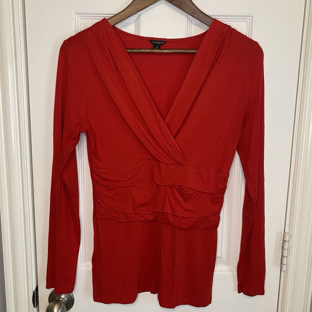 Ann Taylor Blouse Women'sā Medium Top Tunic Long Sleeve Crossover Holiday Red